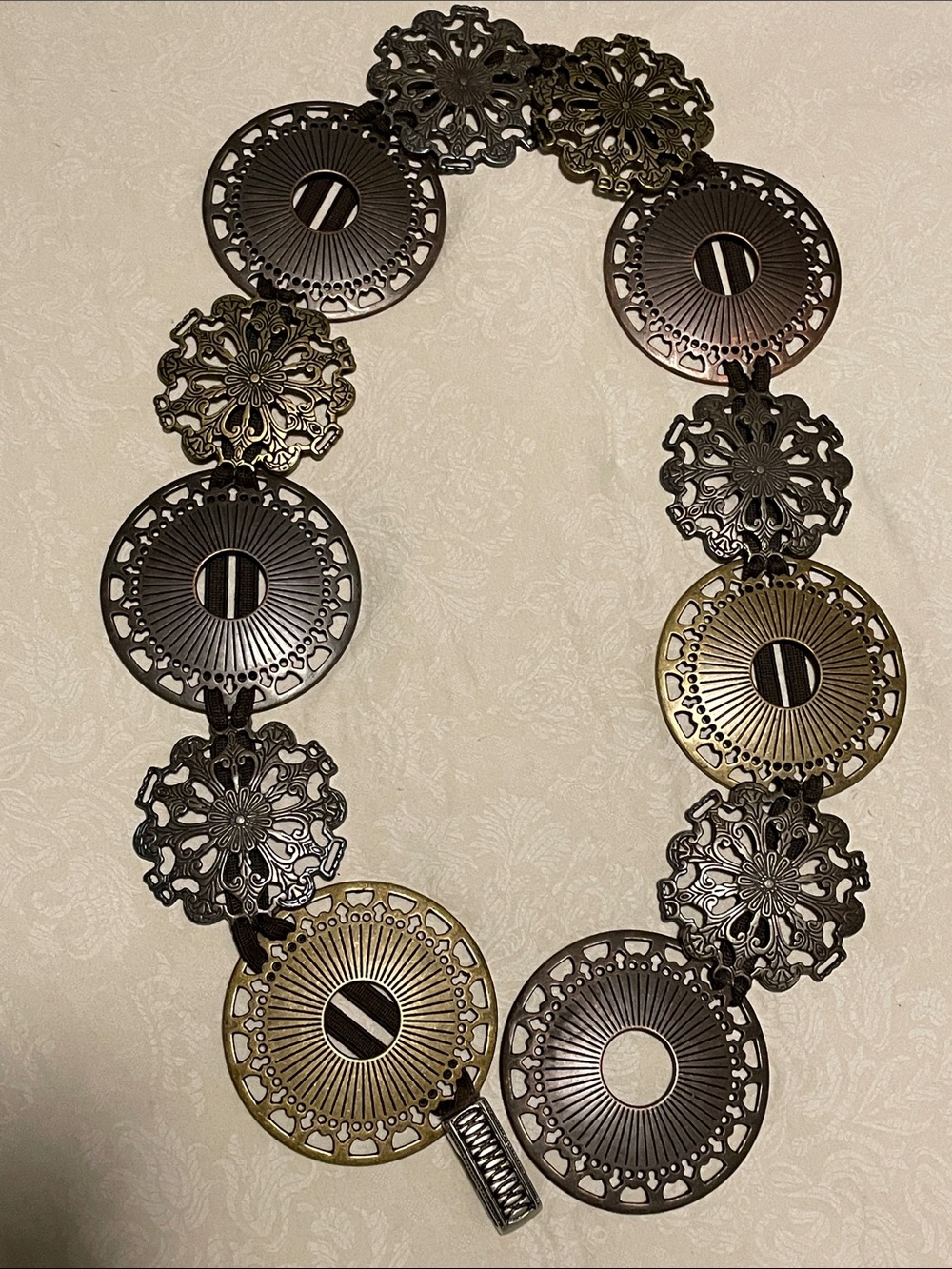Vintage-Metal Medallion Belt in Antique Brass